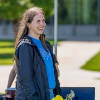 Chelsea Best presents trophies to the winning team